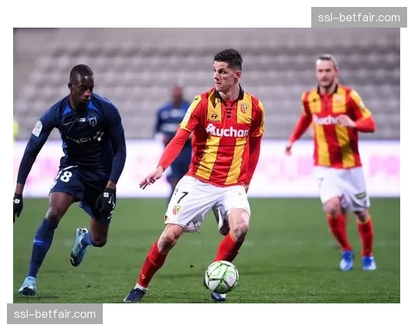 特写：兰斯门将迪乌夫迎战旧主布雷斯特