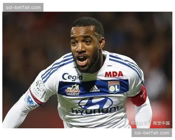 危机与应对：深度报道里昂俱乐部如何应对赛季初的连败低谷